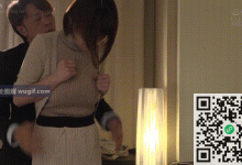 面包房工作的巨乳女服务员被男上司玩弄调戏②-解解图解