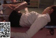 非常痴迷女上司的男员工,看到油量丝袜美腿实在是忍不住了①-解解图解