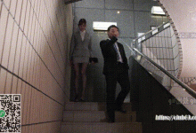 公司第一美女和变态上司一起出差，堪比明星的脸蛋身材看了流口水-解解图解