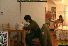 GIF剧情图解4出处，大奶妹和清纯妹真的是难以选择-解解图解