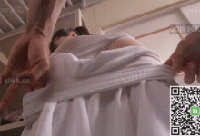 GIF剧情图解3出处，浑身都是青春汁液！皮肤白嫩的妹子就是好-解解图解