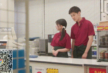 GIF剧情图解2出处，便利店里面的兼职男女，慢慢体会到了肉体的快乐-解解图解