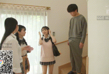 GIF剧情图解3出处，妹妹的闺蜜来家里玩，裙子太短让哥哥勃起了-解解图解