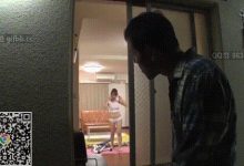 隔壁新版来的女邻居，身材好胸很大，我不满足从窗外偷窥，最终得手成功①-解解图解