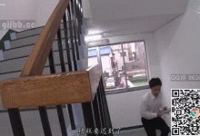 GIF剧情图解3出处，我的桃花运也太好了吧！总是能吃到女同学的豆腐-解解图解