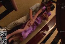 在餐厅兼职的女服务员，美腿黑丝太诱惑，被男店长偷偷的猥亵慢慢的欲罢不能②